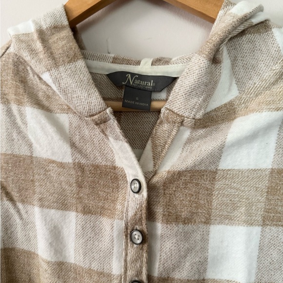 Natural Reflections (S) women’s cream tan plaid button up hoodie - Picture 4 of 6